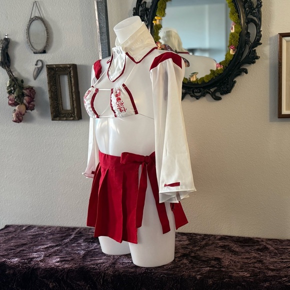 Red and White Pleated Skirt Outfit - Picture 3 of 6